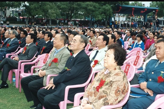 痛哉,巨星陨落!丨深切缅怀厉以宁先生